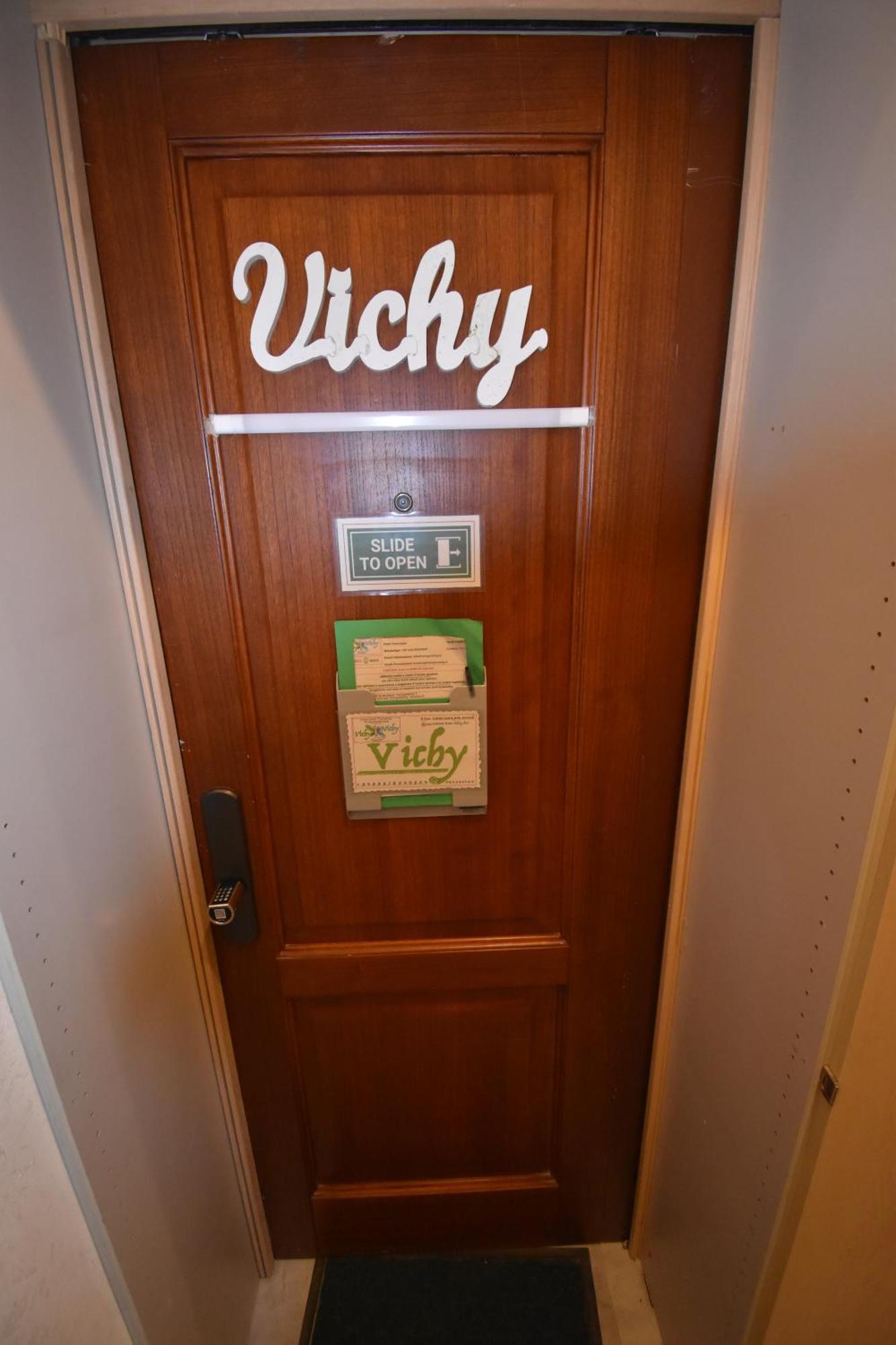 Vichyenichy Hotel Morena Екстериор снимка